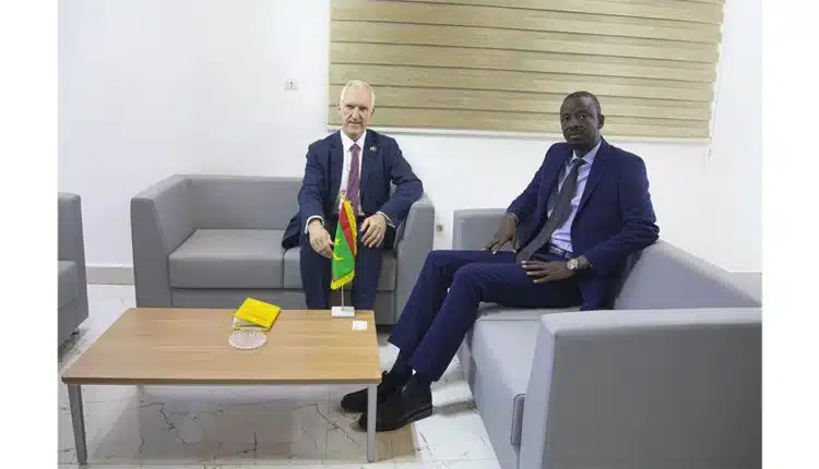 Le ministre des Mines reçoit l’ambassadeur du Royaume-Uni en Mauritanie