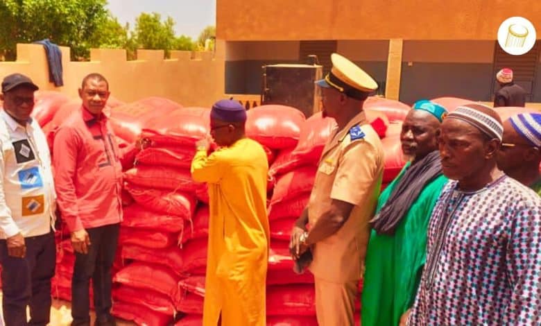 Photo de Don aux expulsés de la Mauritanie à Kayes