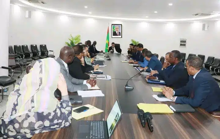 Le Premier ministre Mokhtar Ould Diay préside une réunion sur les grands projets de développement