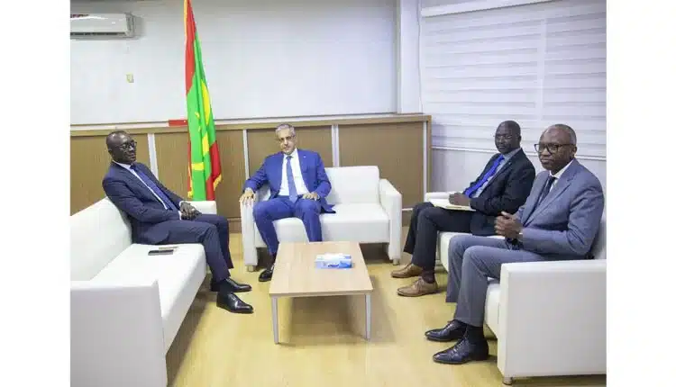 Le ministre de l’énergie reçoit l’ambassadeur du Sénégal en Mauritanie