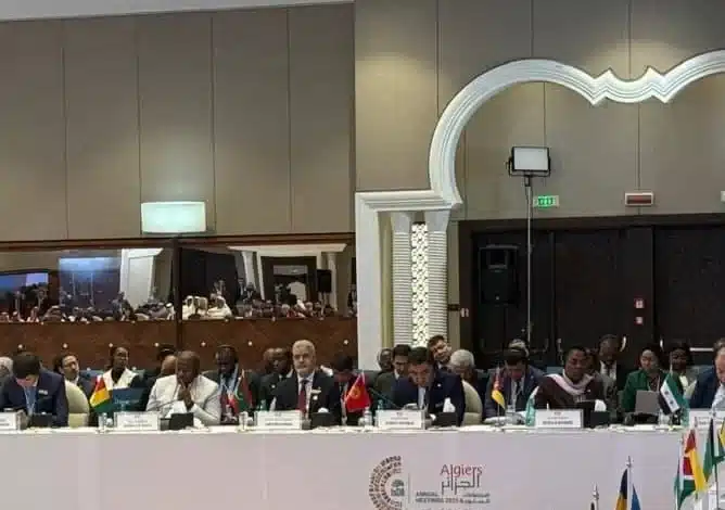 *Le ministre de l’Économie et des Finances expose la vision de développement de la Mauritanie devant les gouverneurs de la BID*
