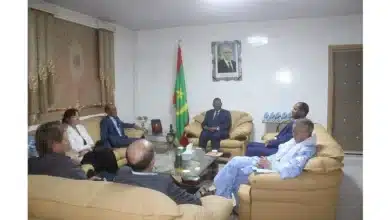 Photo de Le ministre délégué auprès du ministre de l’Intérieur s’entretient avec une délégation de la BM