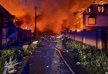 Photo de « On a vu que toute la rue était en feu »: une nouvelle attaque massive sur l’Ukraine fait au moins 12 morts