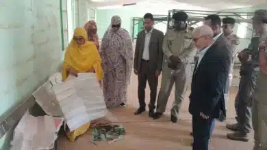 Photo de Le wali de l’Adrar visite l’usine de tissage à Atar