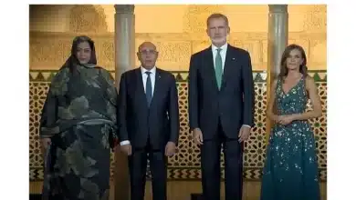Photo de Le Président Ghazouani accueilli à Séville par le Roi Felipe VI lors d’un dîner officiel marquant la Conférence sur le Financement du Développement