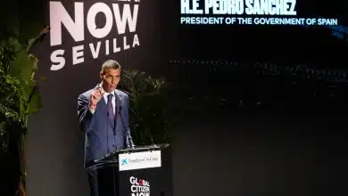 Photo de Pedro Sánchez alerte sur les menaces budgétaires pesant sur le développement durable à Séville