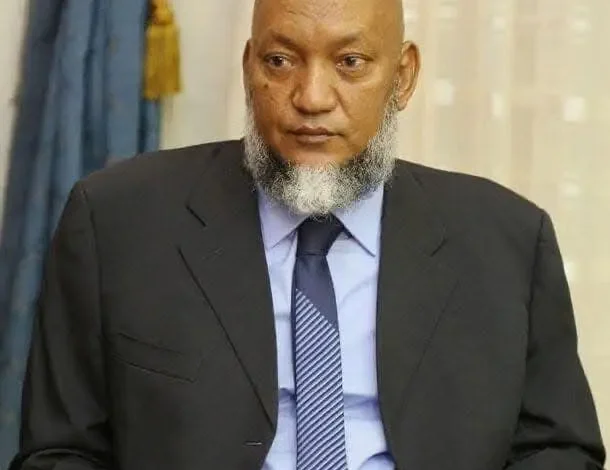 أمن الدولة يقتاد الوزير السابق سيدنا عالي ولد محمد خونا من منزله