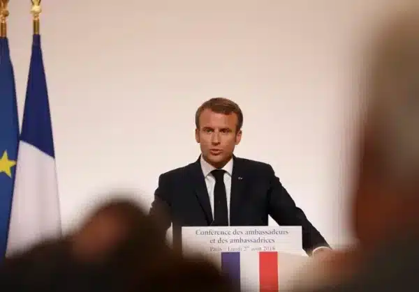 Macron réaffirme son engagement pour la Palestine malgré le report de la conférence à l’ONU