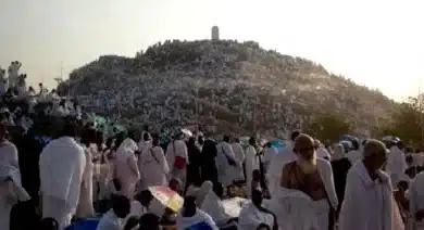 Photo de Le Hajj 2025 : Des millions de pèlerins s’apprêtent à commencer leur voyage sacré depuis Mina