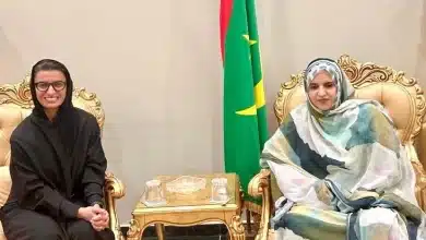 Photo de وزيرة العمل الاجتماعي تجري مباحثات مع وزيرة الدولة الإماراتية