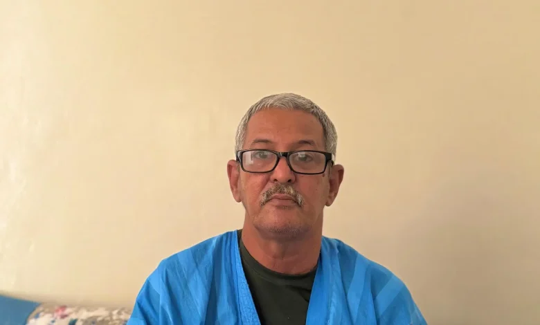 Ahmed OULD BETTAR assis dans le hall du siège de Rapide info - photo televersée sur l'article dialogue national en Mauritanie