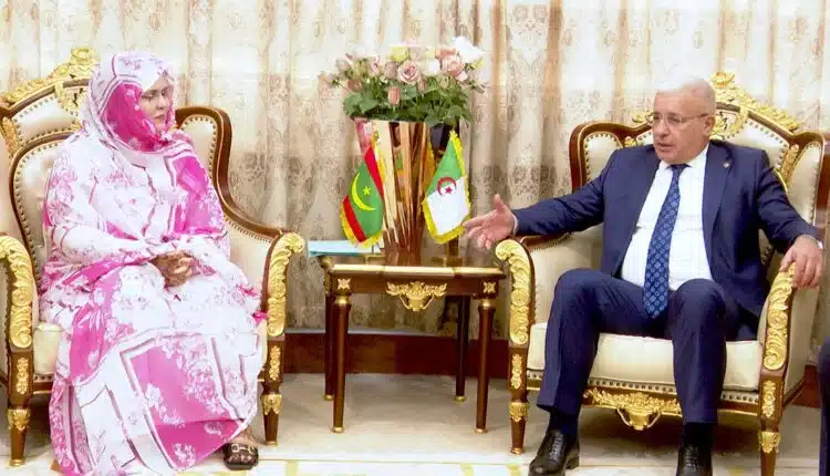 La Ministre du Commerce et du Tourisme, Mme Zeinebou Mint Ahmednah, a effectué, ce jeudi, une visite de courtoisie au Président de l’Assemblée Populaire Nationale Algérienne, M. Brahim Boughali, à sa résidence à Nouakchott.