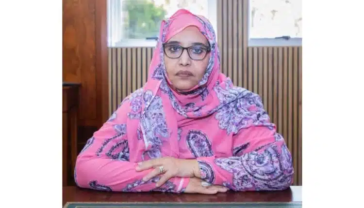 Portrait de Messouda Mint Baham Ould Mohamed Laghdhaf, ministre mauritanienne de l’Environnement, en déplacement officiel en France