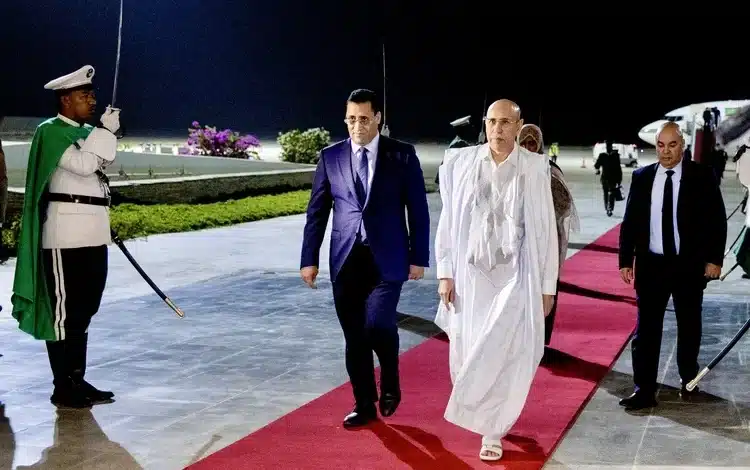 Le président mauritanien Mohamed Ould Cheikh El Ghazouani accueilli à son retour du Hajj 2025.