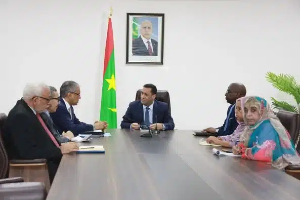 Le Premier ministre Mokhtar Ould Diay lors de la réunion sur les travailleurs non-permanents de la SOMELEC