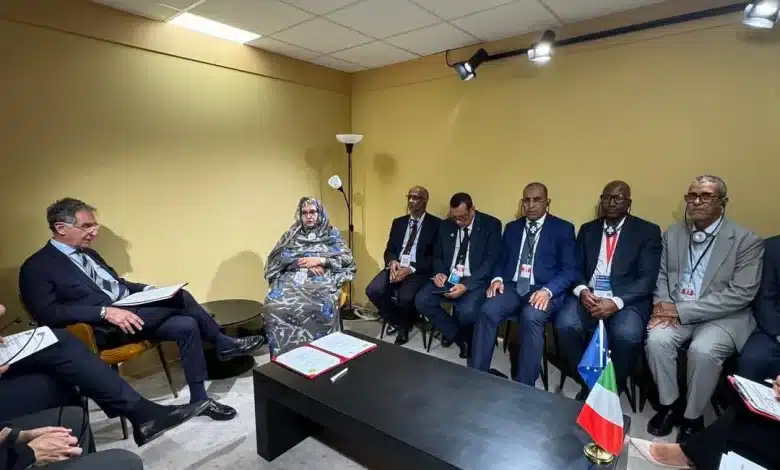 La ministre mauritanienne de l’Environnement signe un accord de coopération environnementale avec l’Italie à Nice.