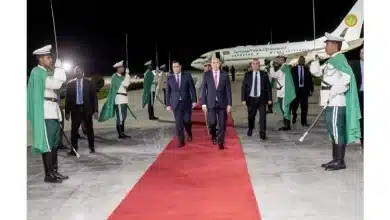 Photo de رئيس الجمهورية يعود إلى نواكشوط بعد المشاركة في المنتدى الرابع لصندوق الأوبك للتنمية في فيينا
