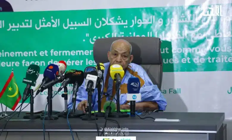 موسى فال يُحيل "ملخصا أوليا مؤقتا" لخارطة طريق الحوار