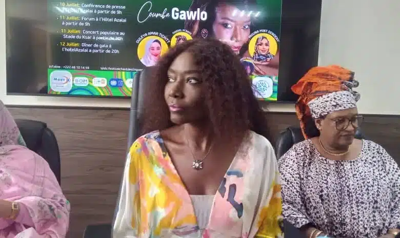 Coumba Gawlo et des personnalités féminines mauritaniennes lors de la conférence de presse d'ouverture du festival à Nouakchott.