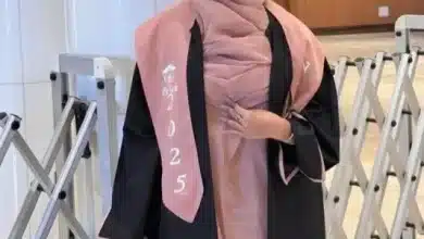 Photo de Zeina Mint Mohamed Maelaïnine Ould Eyih décroche sa licence en FinTech avec mention et finit première de sa promotion