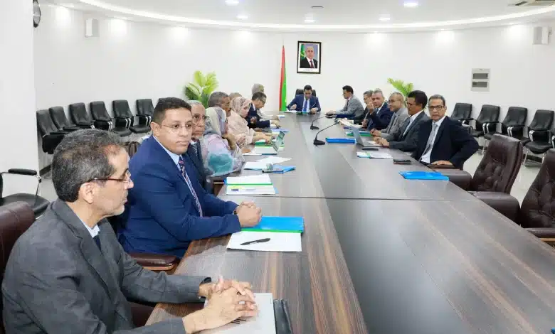 الوزير الأول المختار ولد اجاي خلال اجتماع المجلس الأعلى للرقمنة