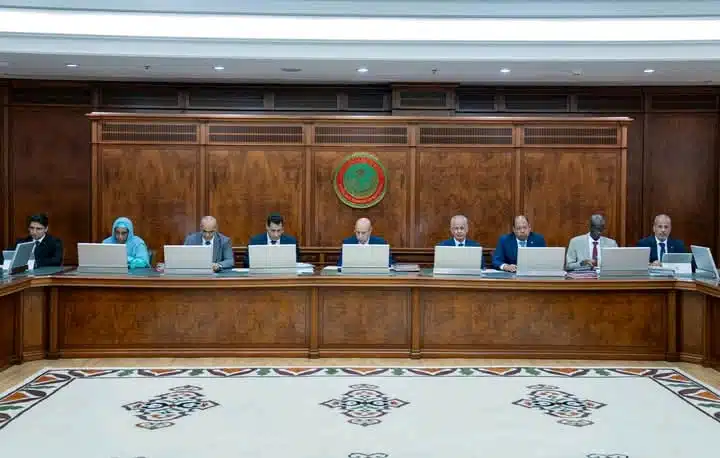 مجلس الوزراء يقر إصلاحات في الصيدلة والجمارك ويصادق على مشاريع للطاقة المتجددة وتعيينات إدارية – 12 أغسطس 2025