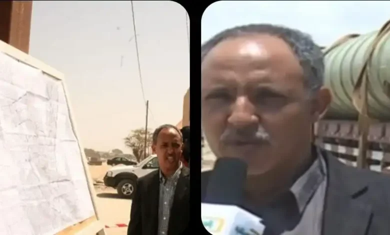 Portrait de Sidi Ould Mohamed Lemine Ould Biha, ingénieur mauritanien, devant un plan technique et des équipements hydrauliques lors d’un chantier.