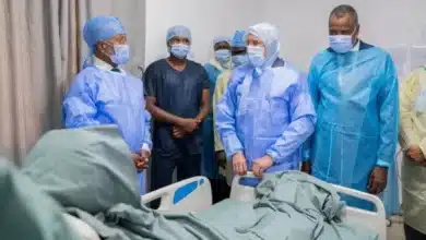 Photo de Visite présidentielle au CNC : prouesse médicale et urgence de réformer les hôpitaux