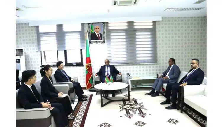 Photo de Le ministre des Affaires Économiques et du Développement reçoit l’ambassadeur de Chine