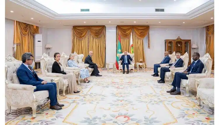 Le Président Mohamed Ould Cheikh El Ghazouani reçoit Jihad Madi, Rapporteur spécial de l’ONU sur les droits des migrants, au Palais présidentiel de Nouakchott.
