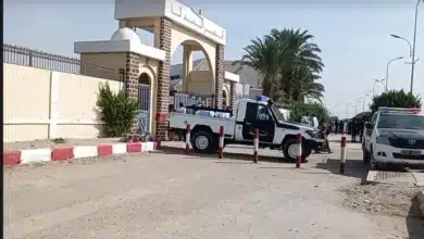 Photo de إحالة المشتبه بهم في ملف الطاولات المدرسية إلى النيابة