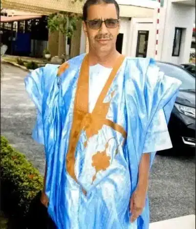 Limam Ould GOHY, Inspecteur Général des Finances, en tenue traditionnelle mauritanienne, illustrant un article sur l’éthique publique.