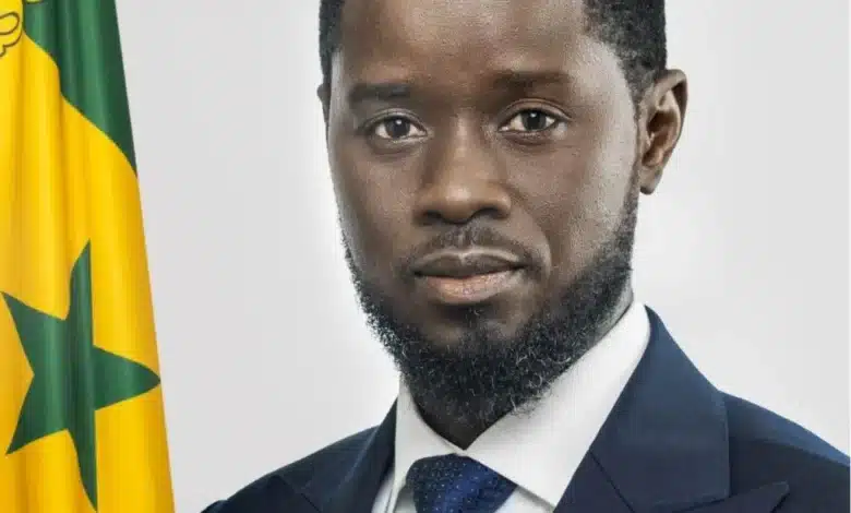 Portrait de Bassirou Diomaye Faye, président sénégalais.