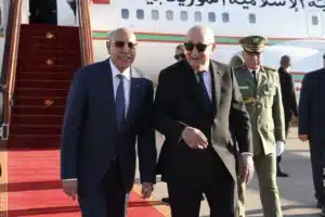 Tebboune accueille Ghazouani à Alger pour la Foire commerciale intra-africaine
