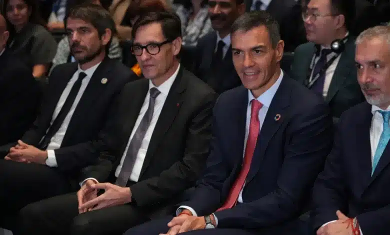 Pedro Sánchez et les responsables culturels à la conférence Mondiacult 2025 à Barcelone