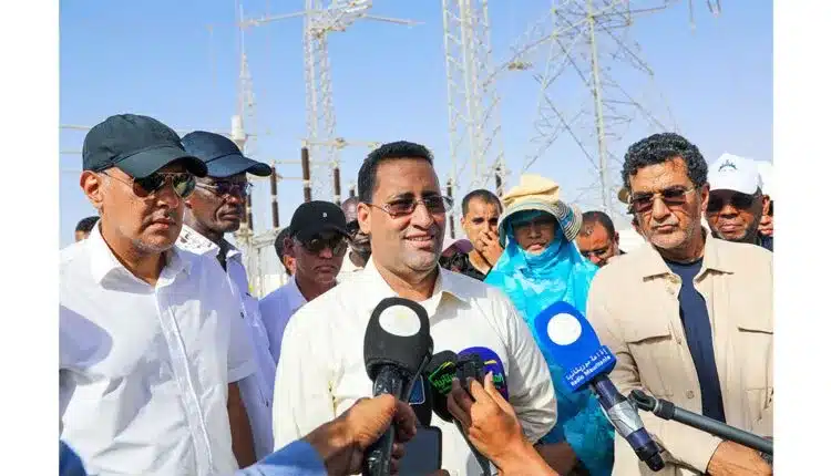 Le Premier ministre El Moctar Ould Djay s’adressant à l'autre presse lors de sa tournée d’inspection des projets de développement à Nouakchott.