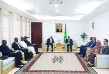 Photo de Mauritanie – Sénégal : Le Premier ministre Moctar Ould Djay reçoit le ministre sénégalais des Affaires étrangères Cheikh Niang