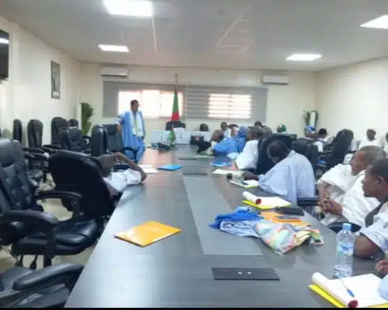 Participants à un atelier de formation sur la gestion administrative et financière, organisé par le ministère de l’Intérieur à Brakna, Mauritanie.