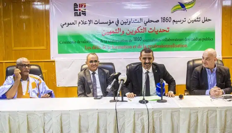 Photo de Le ministre de la Culture préside la cérémonie de valorisation de la décision de régularisation de la situation des collaborateurs des institutions médiatiques publiques