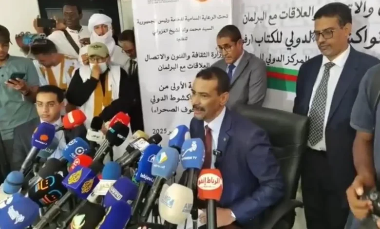 النسخة الأولى من معرض نواكشوط الدولي للكتاب 2025 تحت شعار "رفوف الصحراء"