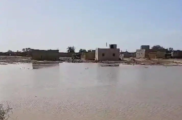 Inondations à Dabaye, village mauritanien submergé par les crues du fleuve Sénégal.