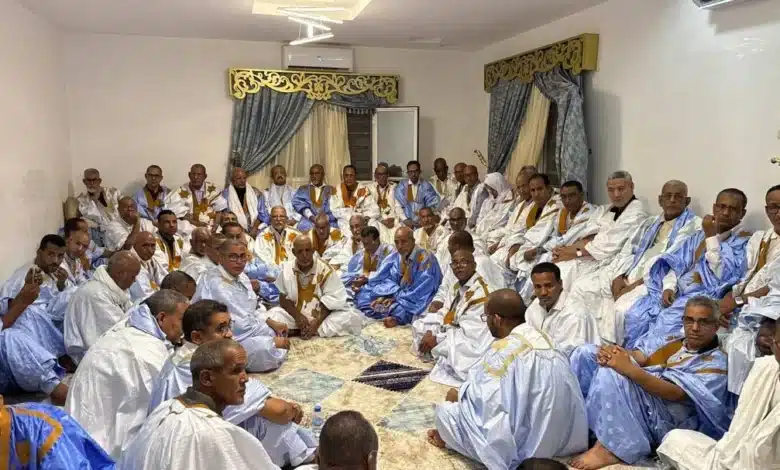 Hodh El Charghi : forte mobilisation avant la visite du président Ghazouani 1 Rassemblement de cadres et notables du Hodh El Charghi lors d’une rencontre d’unité autour du ministre de la Santé, à Nouakchott.