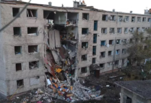 Photo de Nouvelles frappes russes meurtrières en Ukraine, Kiev riposte sur un terminal pétrolier de la mer Noire