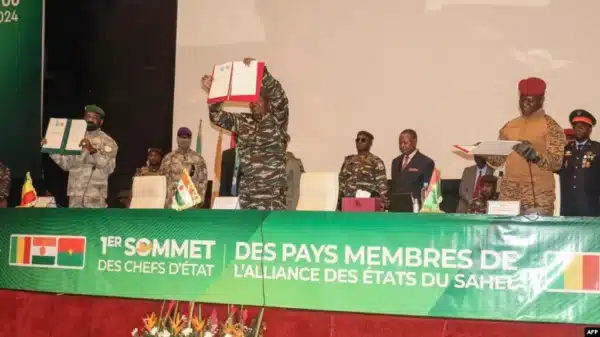 L'Union des États du Sahel : entre discours populistes et réalités du terrain 1 L'Union des États du Sahel : entre discours populistes et réalités du terrain