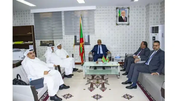 Réunion à Nouakchott entre le ministre mauritanien de l’Économie Abdallah Souleymane Cheikh Sidiya et le directeur général du Fonds koweïtien pour le développement économique arabe.