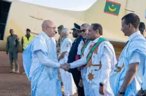 Ouadane : accueil officiel du Président Ghazouani par le parti El Insaf 5 le Président de la République, Mohamed Ould Cheikh El Ghazouani, à l’entrée de la ville historique de Ouadane.