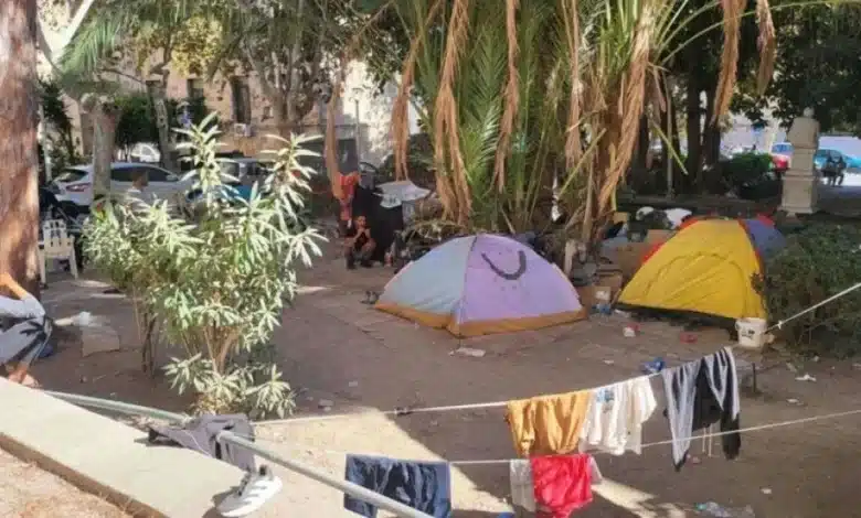 Migration : l’Union européenne durcit les visas et accélère les expulsions 1 Campement de migrants en Europe dans le contexte du durcissement de la politique migratoire de l’Union européenne