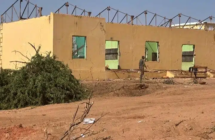 Démolition de l’École 1 de Kaédi : des cadres lancent un appel citoyen au Président Ghazouani 1 : École 1 de Kaédi en cours de démolition dans la wilaya du Gorgol