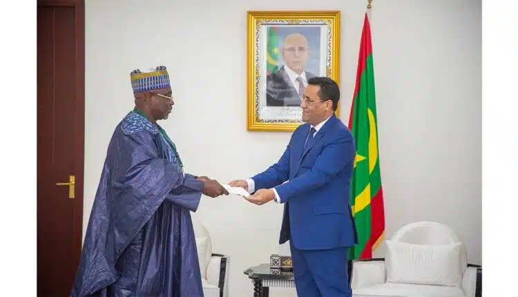 Le Premier Ministre reçoit, au nom du Président de la République, un message du Président gabonais 1 Le Premier Ministre reçoit, au nom du Président de la République, un message du Président gabonais