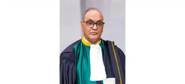 Le président de la Cour suprême se rend au Caire 1 Le président de la Cour suprême se rend au Caire en Egypte